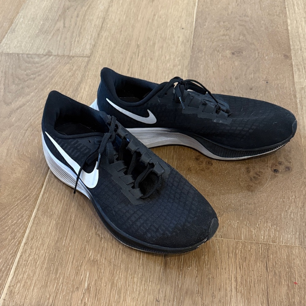 Men’s Nike running sneakers